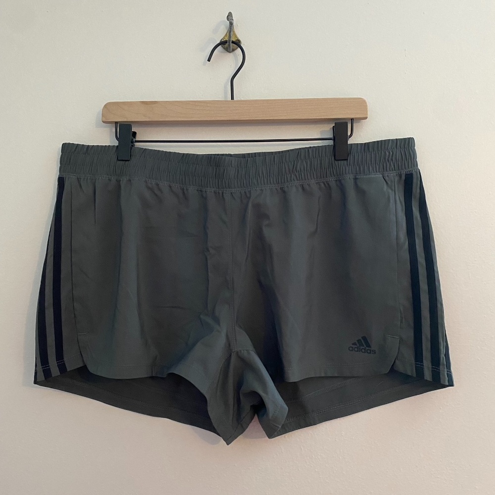 NWT Women's Adidas Aeroready Pacer Short SIZE XL